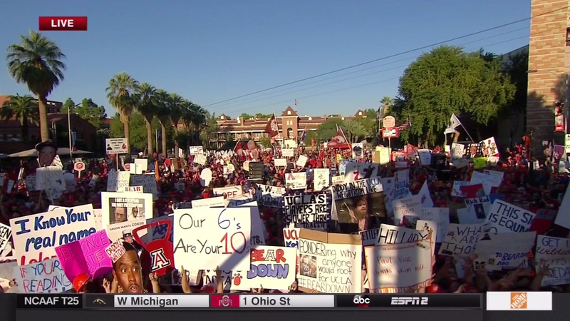 Illustration for article titled jet fUel Can't meLt steel beAms: Your Tucson College GameDay Sign Roundup